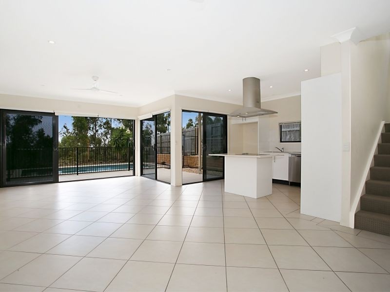 15 Zane Street, Molendinar QLD 4214