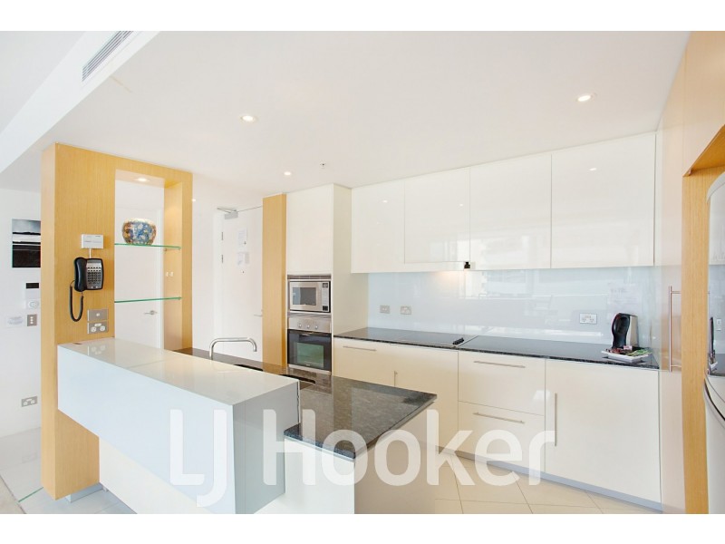 502/19 Albert Avenue, Broadbeach QLD 4218