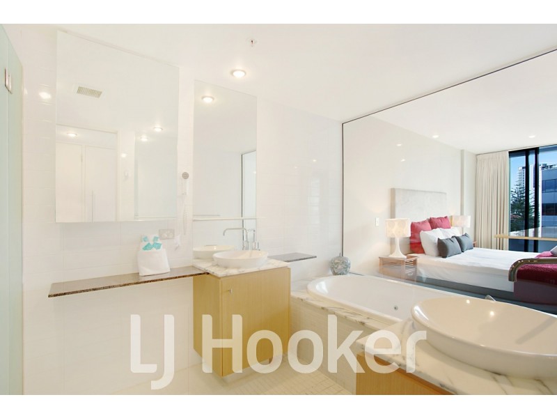 502/19 Albert Avenue, Broadbeach QLD 4218