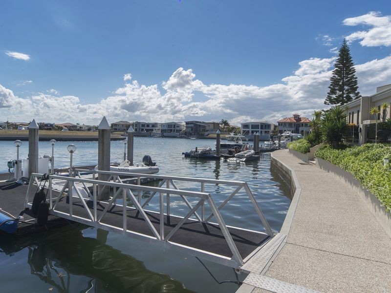 22 Parklane Terrace, Sovereign Islands QLD 4216