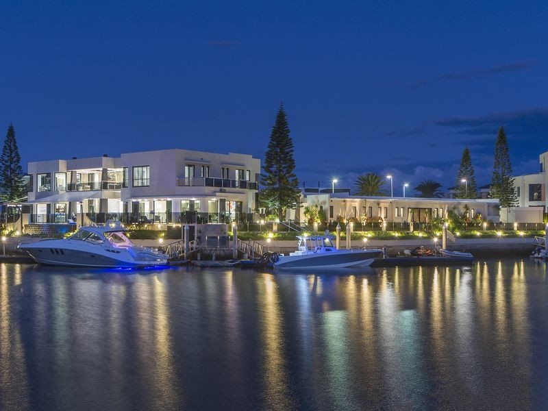 22 Parklane Terrace, Sovereign Islands QLD 4216