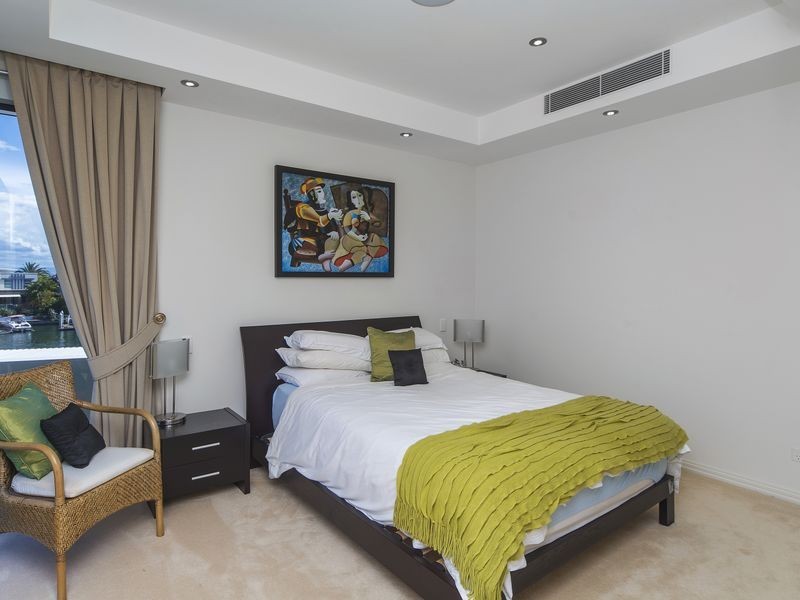 22 Parklane Terrace, Sovereign Islands QLD 4216