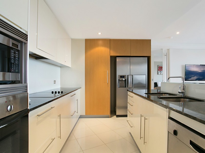 702/19 Albert Avenue, Broadbeach QLD 4218