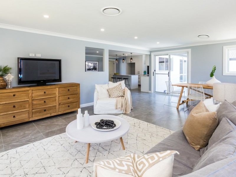 101 Barrier Reef Drive, Mermaid Waters QLD 4218