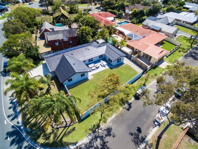 101 Barrier Reef Drive, Mermaid Waters QLD 4218
