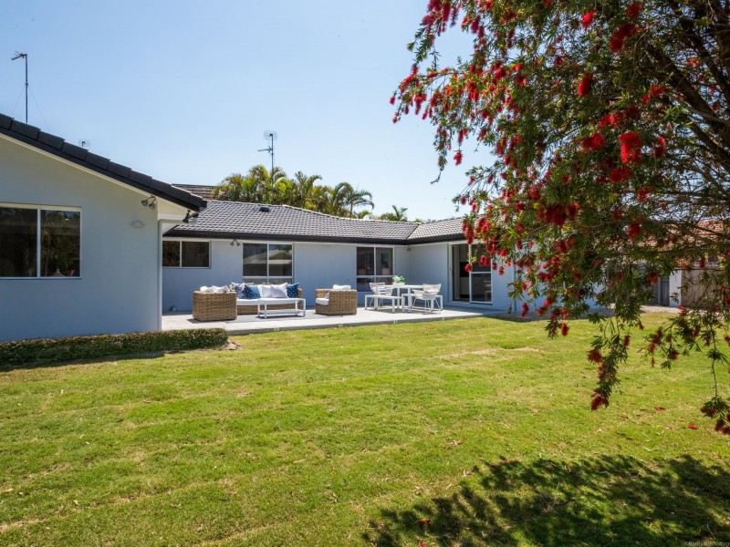 101 Barrier Reef Drive, Mermaid Waters QLD 4218