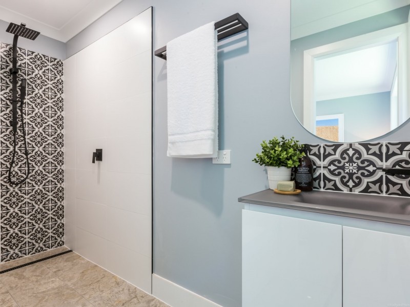 101 Barrier Reef Drive, Mermaid Waters QLD 4218