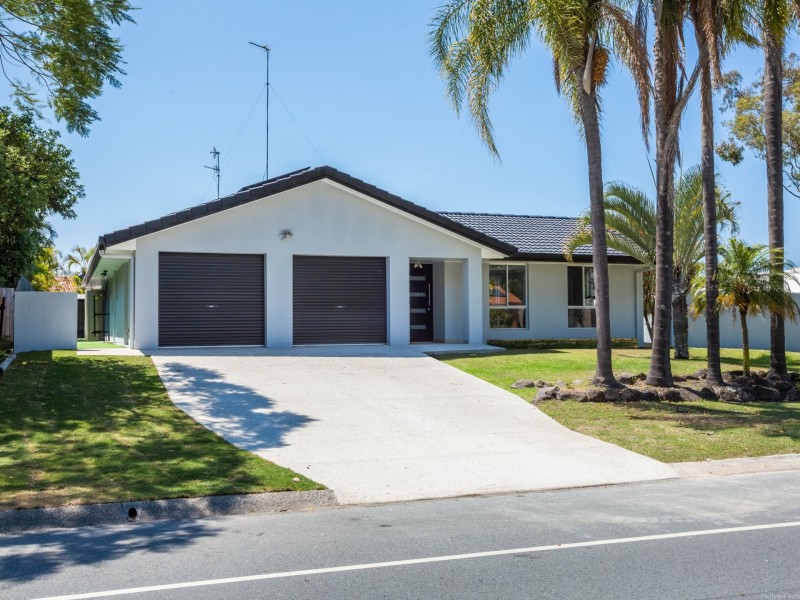 101 Barrier Reef Drive, Mermaid Waters QLD 4218