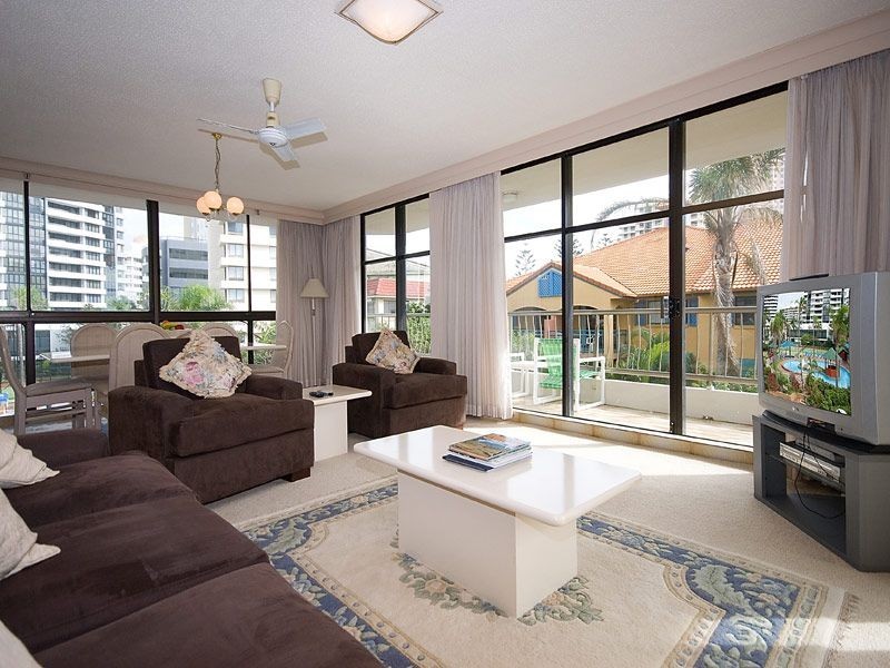 2D/1 Albert Avenue, Broadbeach QLD 4218