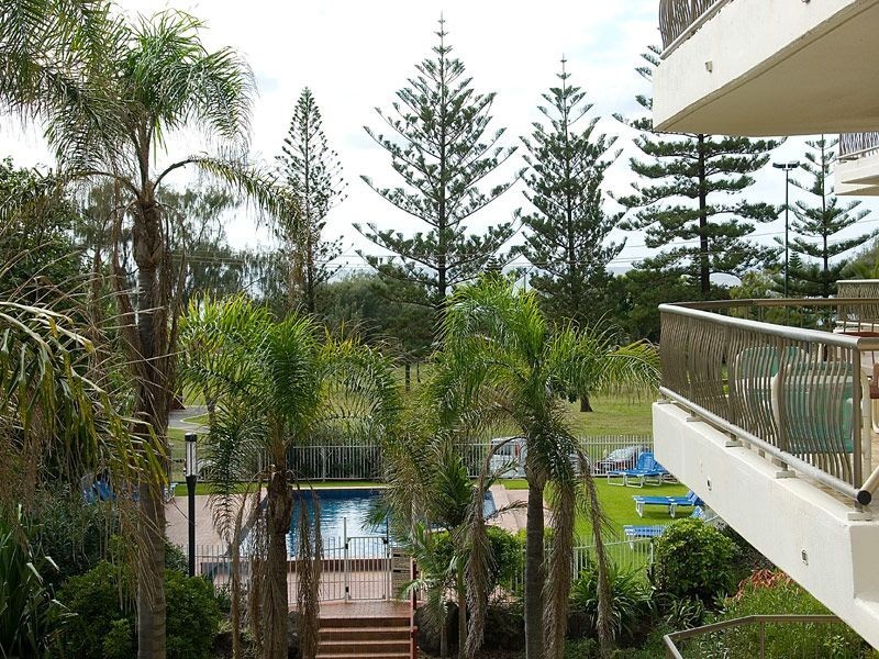 2D/1 Albert Avenue, Broadbeach QLD 4218