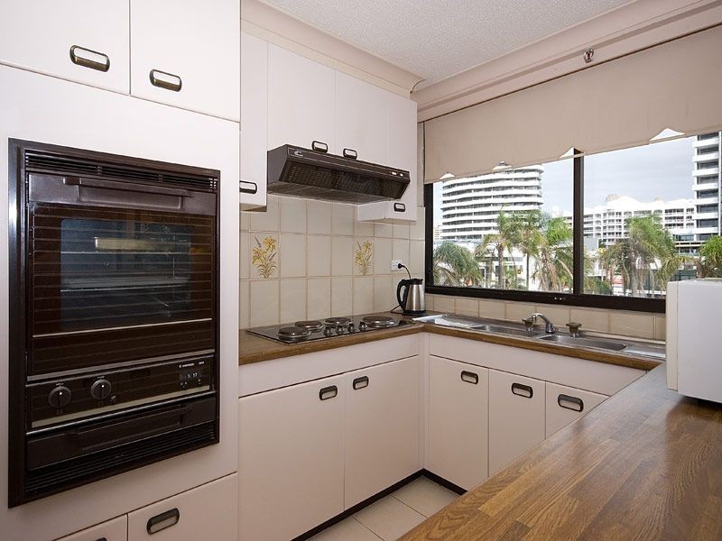 2D/1 Albert Avenue, Broadbeach QLD 4218