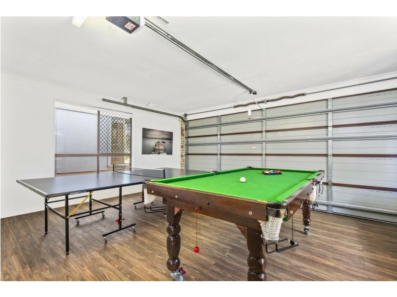 9 Bombala Street, Broadbeach Waters QLD 4218