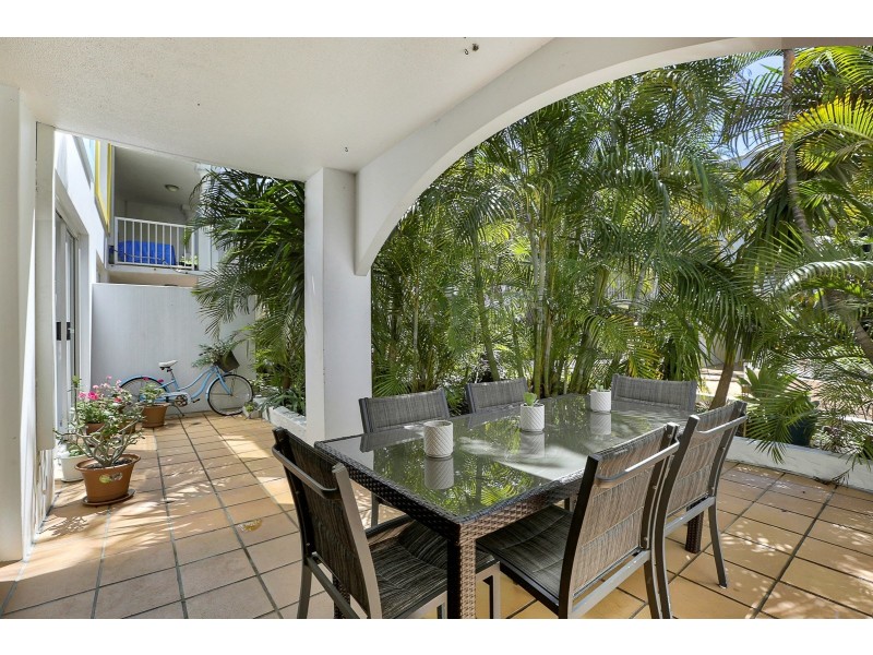 22/28 Chairlift Avenue, Miami QLD 4220