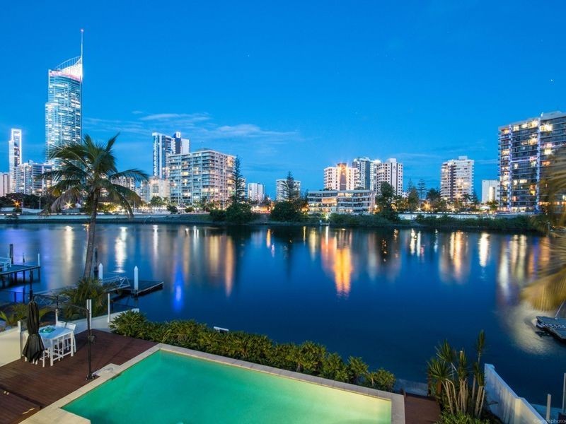 24 Amalfi Drive, Isle Of Capri QLD 4217