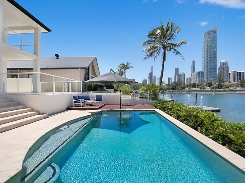 24 Amalfi Drive, Isle Of Capri QLD 4217