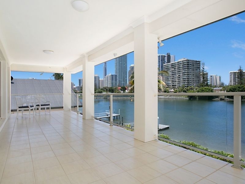 24 Amalfi Drive, Isle Of Capri QLD 4217
