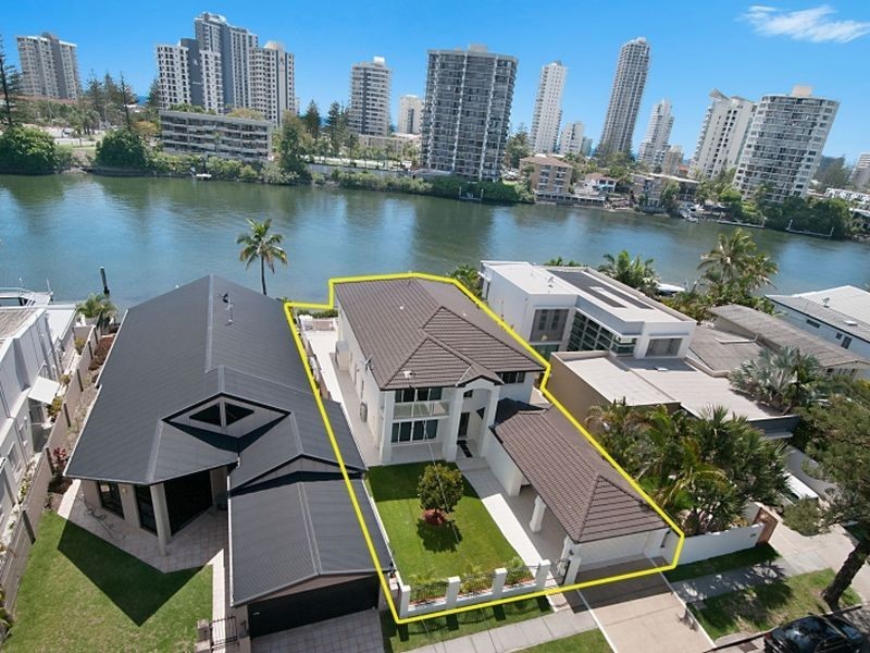24 Amalfi Drive, Isle Of Capri QLD 4217