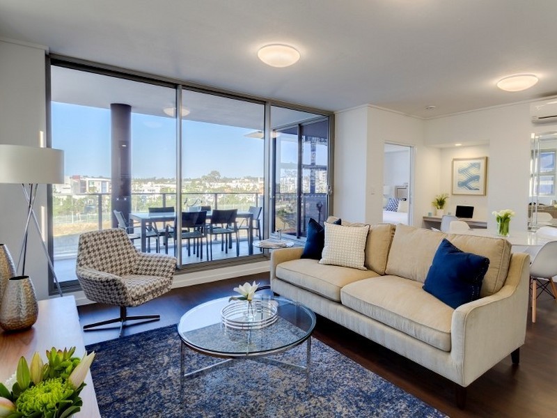 CAMBRIDGE 42 Laver Drive, Robina QLD 4226