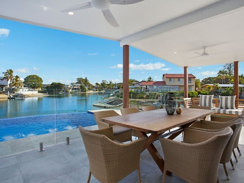 25 Summerland Key, Broadbeach Waters QLD 4218