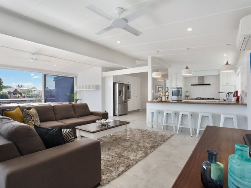 25 Summerland Key, Broadbeach Waters QLD 4218