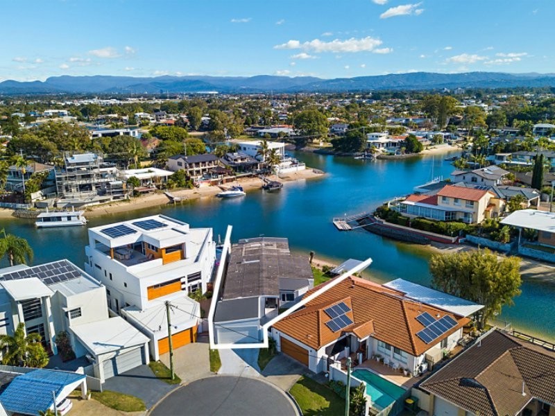 25 Summerland Key, Broadbeach Waters QLD 4218