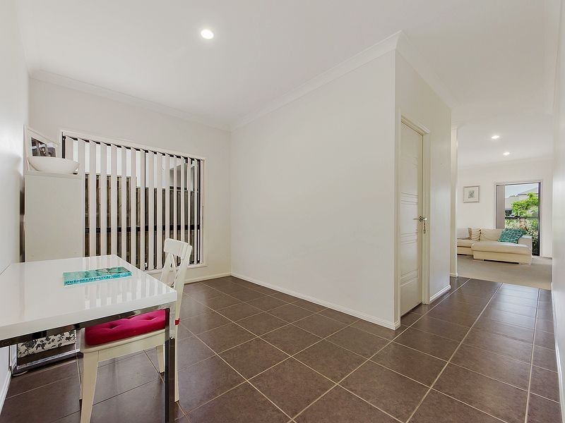 48 Azzurra Drive, Varsity Lakes QLD 4227