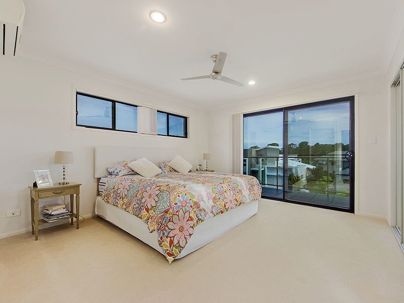 48 Azzurra Drive, Varsity Lakes QLD 4227