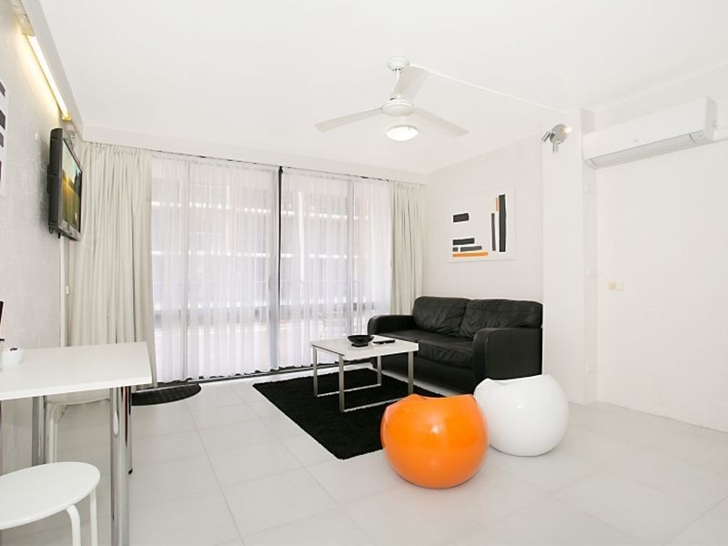 17/2877 Gold Coast Highway, Surfers Paradise QLD 4217
