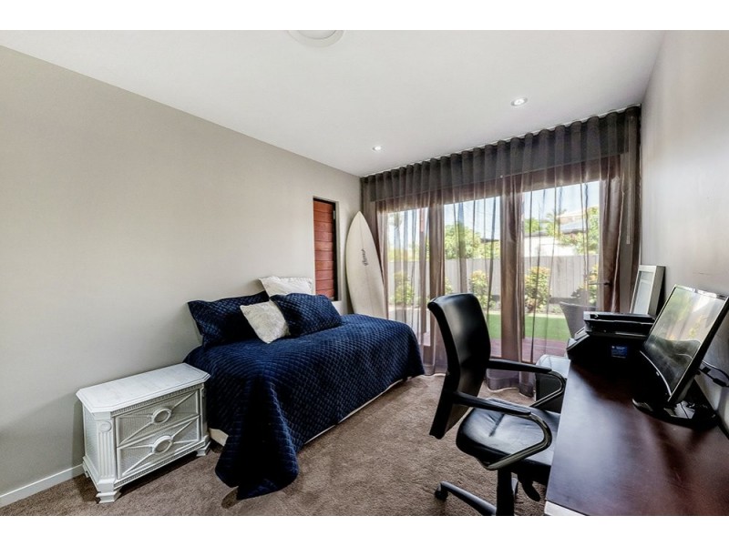 146 Monaco Street, Broadbeach Waters QLD 4218