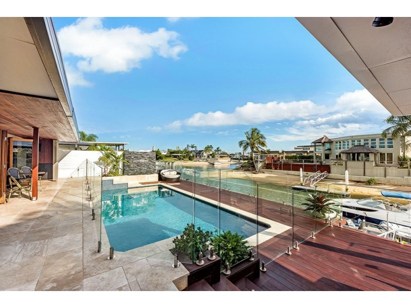 146 Monaco Street, Broadbeach Waters QLD 4218