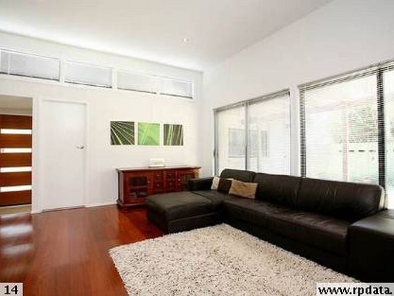 11 Beverley Crescent, Broadbeach Waters QLD 4218