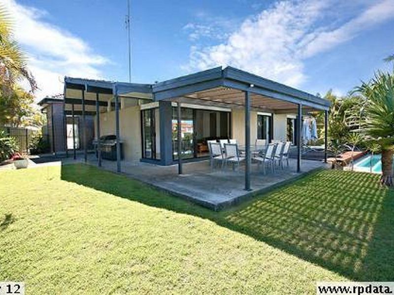 11 Beverley Crescent, Broadbeach Waters QLD 4218