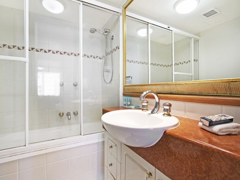 2412/24-26 Queensland Ave, Broadbeach QLD 4218