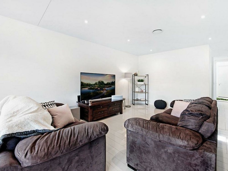 28 Theatre Drive, Benowa QLD 4217