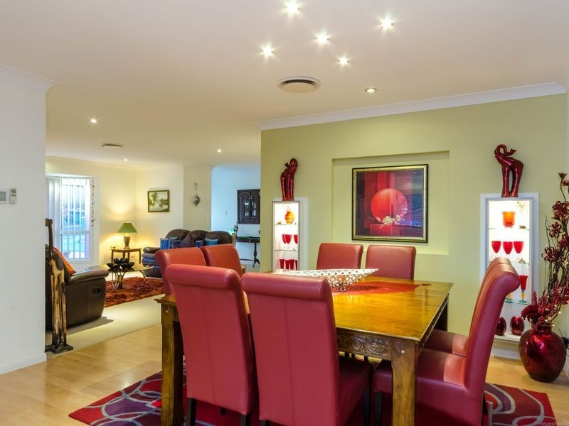 28 Glastonbury Drive, Mudgeeraba QLD 4213