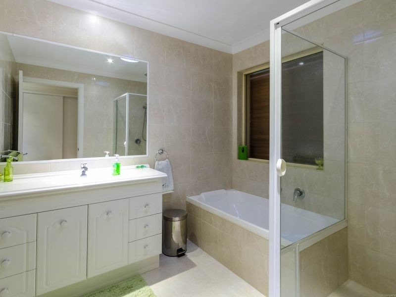 28 Glastonbury Drive, Mudgeeraba QLD 4213