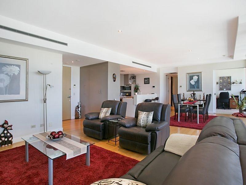 302/252 Hedges Avenue, Mermaid Beach QLD 4218