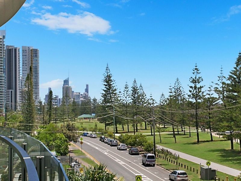 302/252 Hedges Avenue, Mermaid Beach QLD 4218