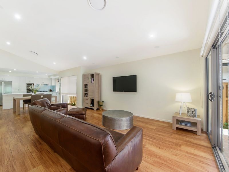 6 Rowella Street, Pimpama QLD 4209