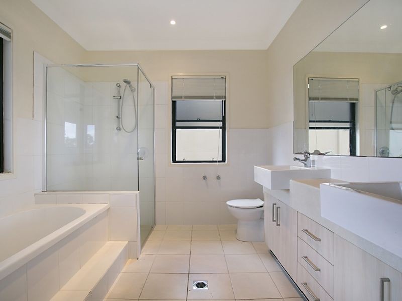 15 Zane Street, Molendinar QLD 4214