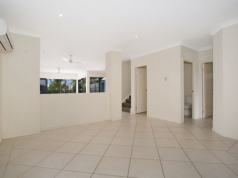 15 Zane Street, Molendinar QLD 4214