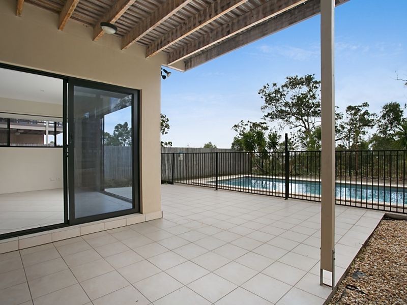 15 Zane Street, Molendinar QLD 4214