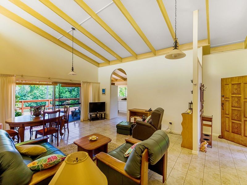 17 Costa Court, Broadbeach Waters QLD 4218