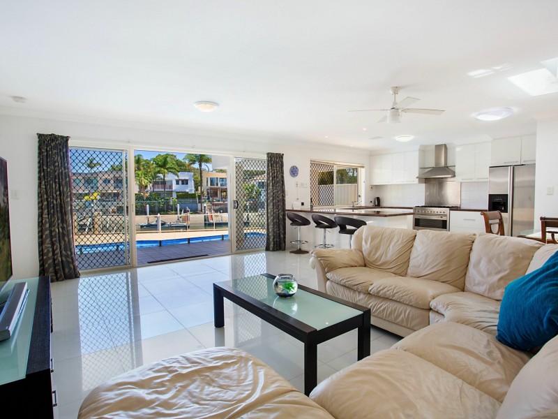 9 Pisa Court, Surfers Paradise QLD 4217