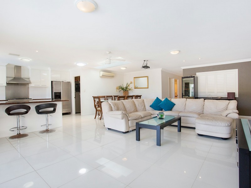 9 Pisa Court, Surfers Paradise QLD 4217