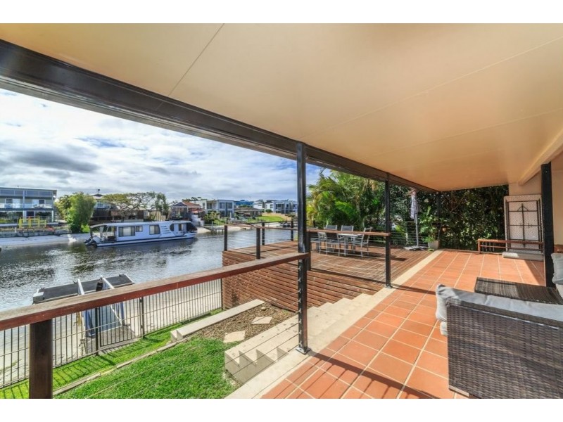 100 Gibraltar Drive, Isle Of Capri QLD 4217