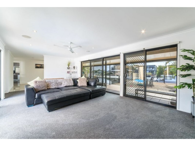 100 Gibraltar Drive, Isle Of Capri QLD 4217