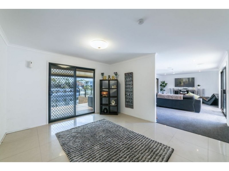 100 Gibraltar Drive, Isle Of Capri QLD 4217