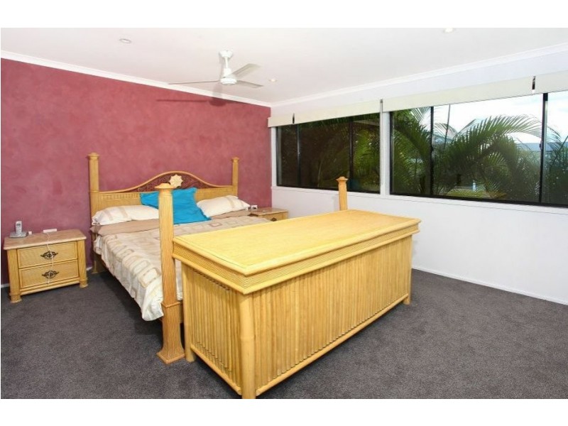 100 Gibraltar Drive, Isle Of Capri QLD 4217