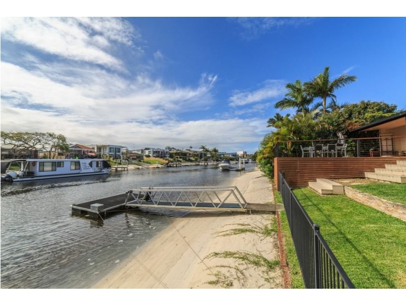 100 Gibraltar Drive, Isle Of Capri QLD 4217